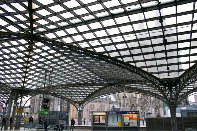 Cologne: Train station